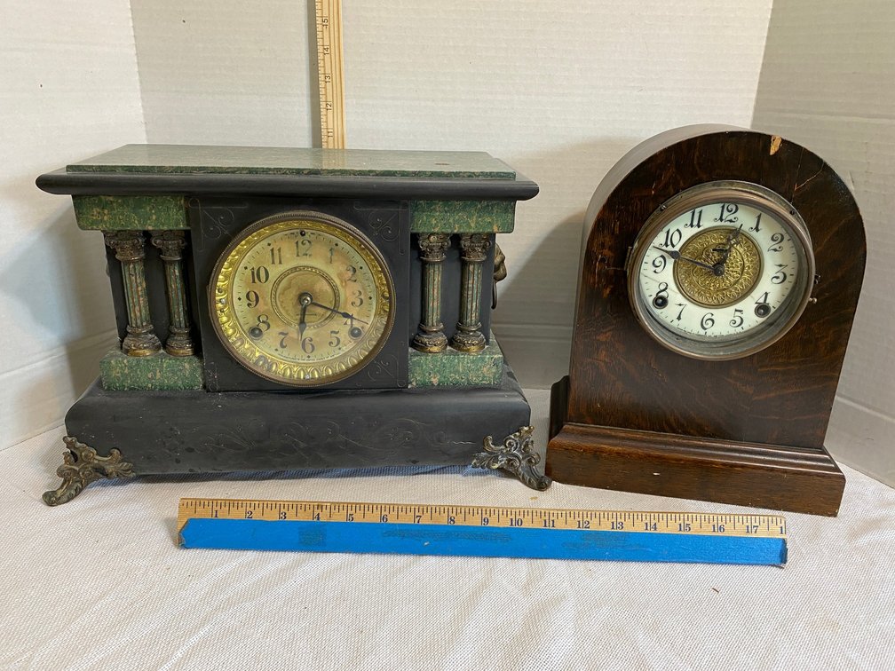 2 Wind up mantel clocks