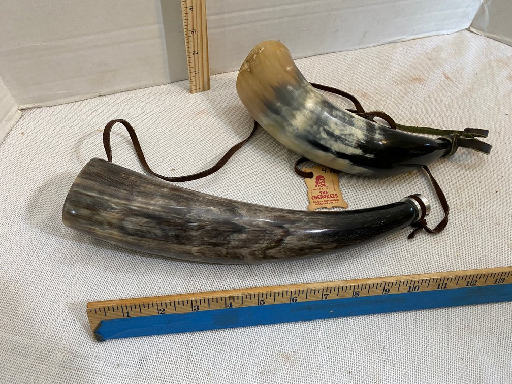 2 Powder horns