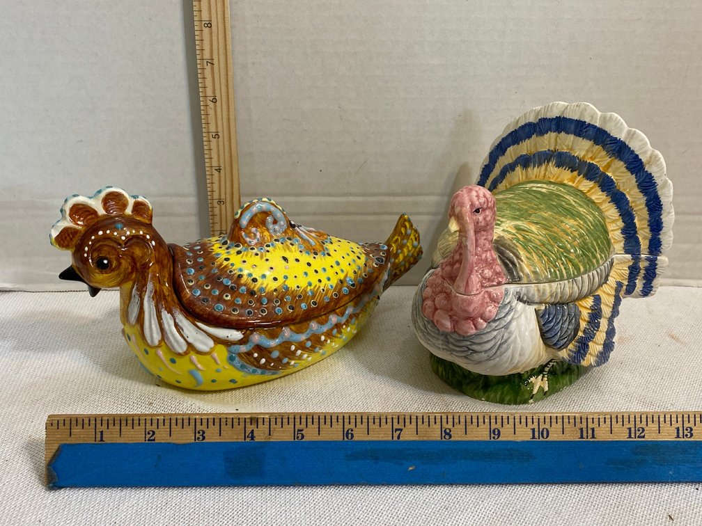 Hen and turkey with removable lids