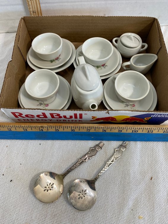 Child's China tea set, 2 Mr. Peanut spoons