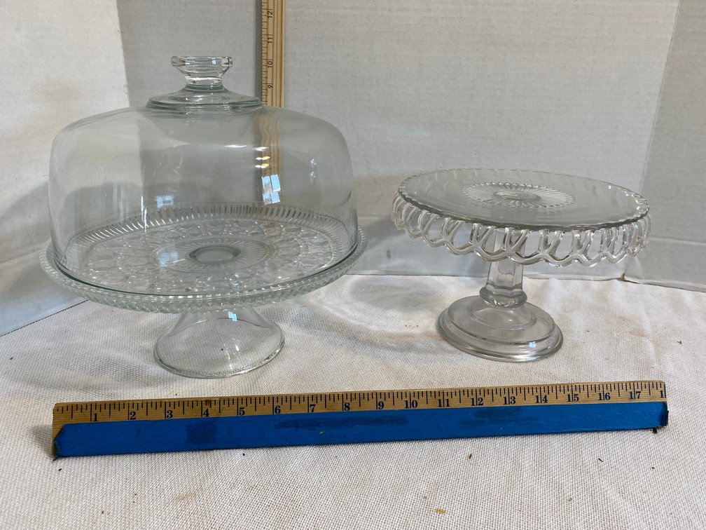 2 Cake plates