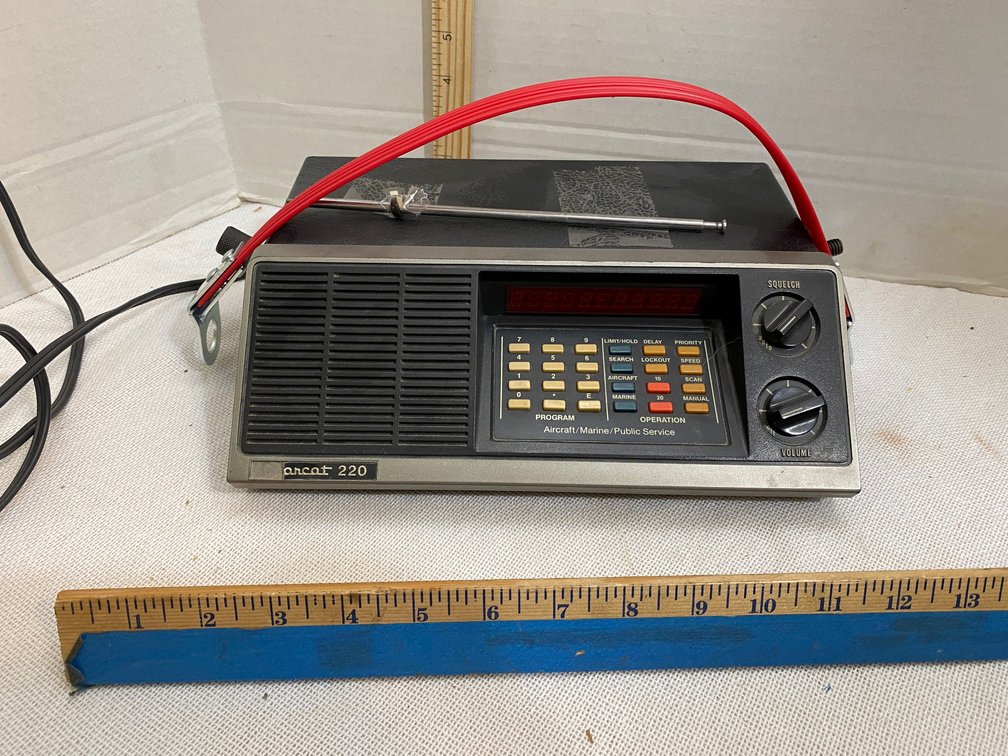 Bearcat 220 scanner, battery lifting cable