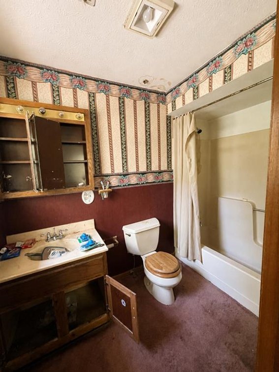 Image for SOLD $82,500 - Secluded 4 Bedroom Cabin on 7.7 Acres in Wayne County