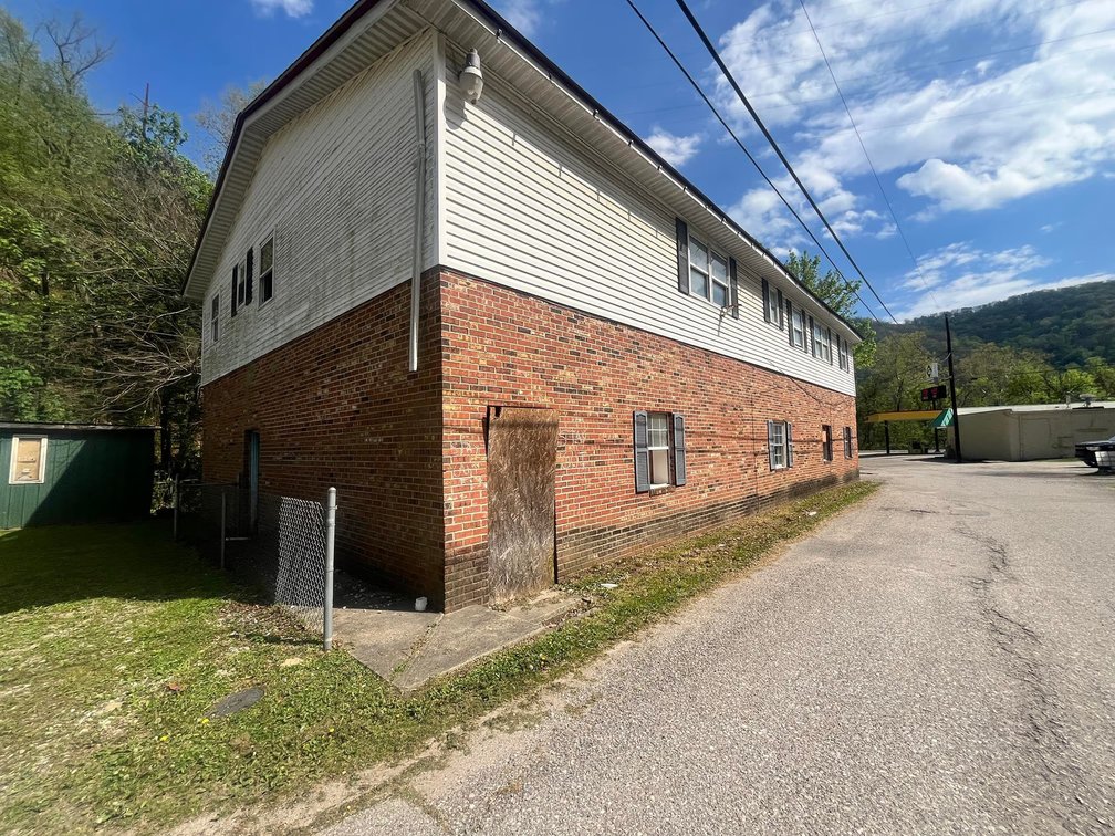 Image for 5-Unit Apartment Building in Kanawha County