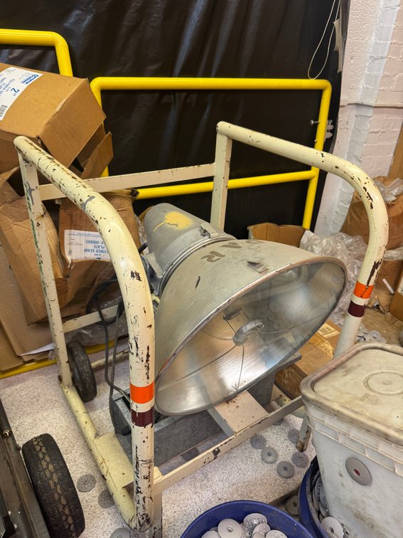 Portable industrial cart floodlight