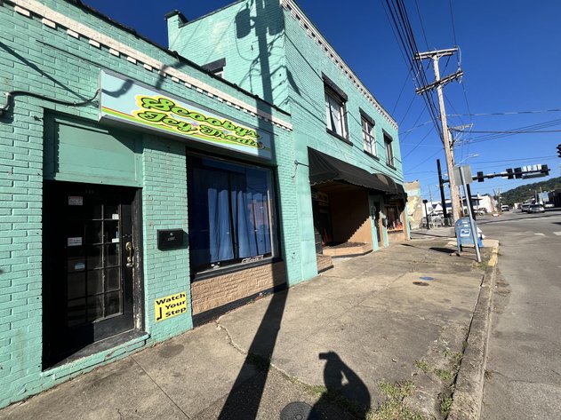 Image for Retail Building with Upstairs Apartments in Charleston