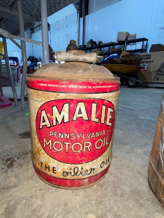 Vintage Amalie Motor Oil can