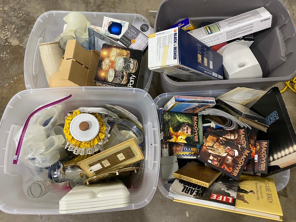 Black and Decker Dust Buster, Macgyver DVD's, Led Light Project Source, and More