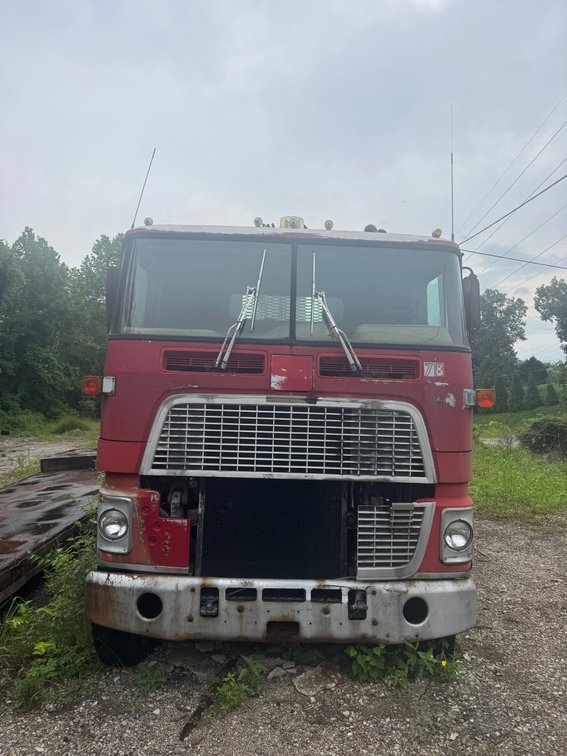 1978 Ford CLT-9000 Cab-Over Diesel Flatbed Truck w/ Hydraulic Knuckle Boom