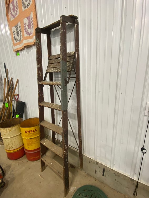 6 Foot wooden Ladder