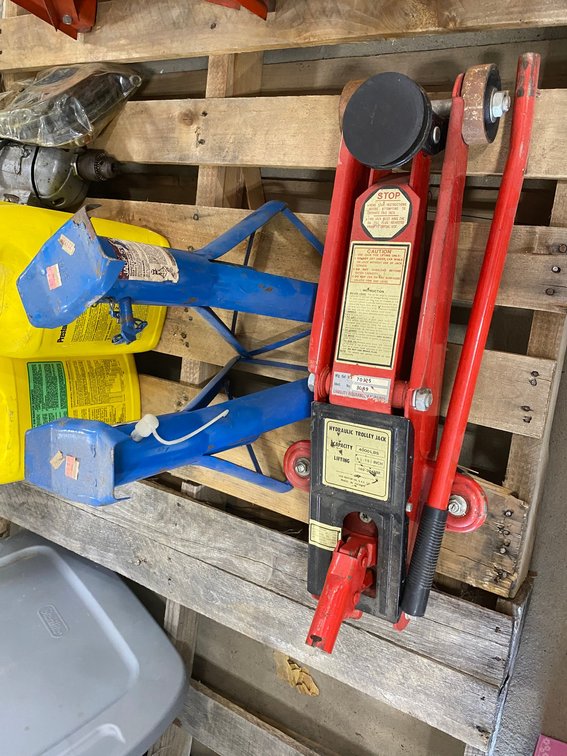 4,000 Pound Capacity Floor Jack and 2 Jack Stands