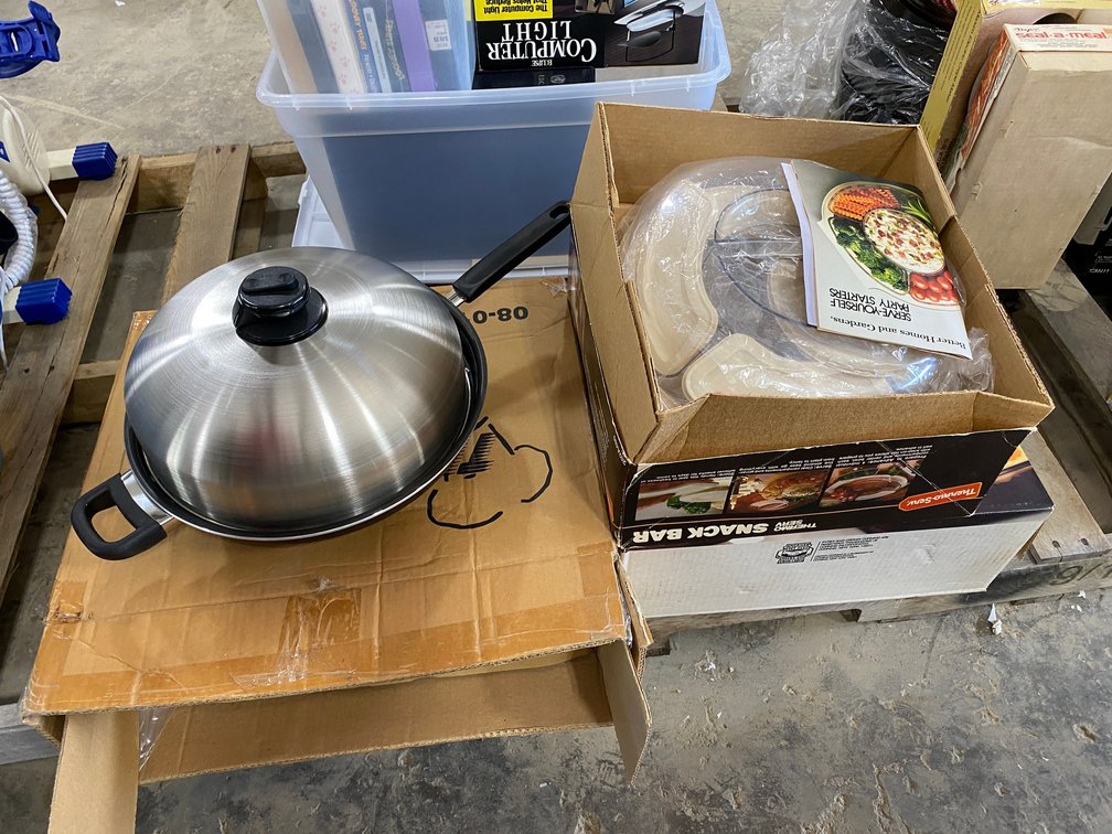 Pyrex 4 pc set, snack set, turbo cooker