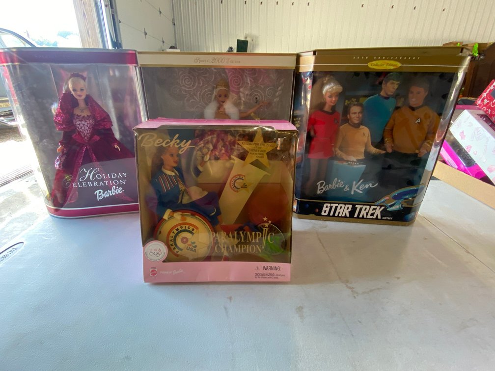 Star Trek Barbie and Ken, Paralympic Champion Becky, 2-Holiday Barbies