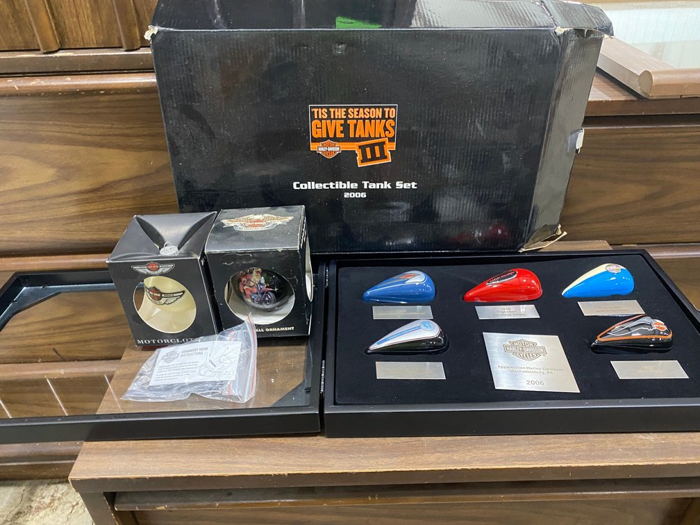 Harley Davidson 2006 Collectable Tank Set