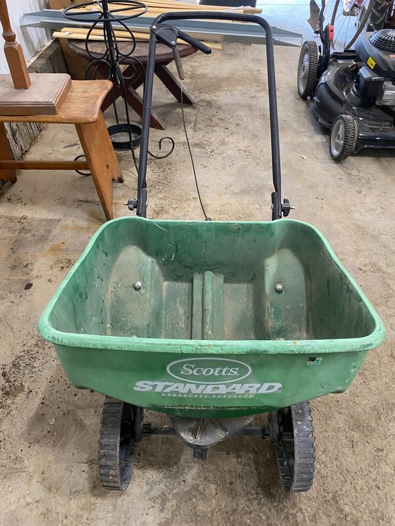 Scotts Yard Spreader