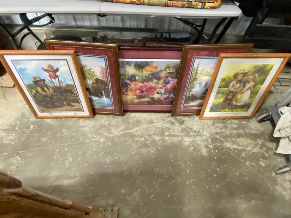 Collection of framed Prints