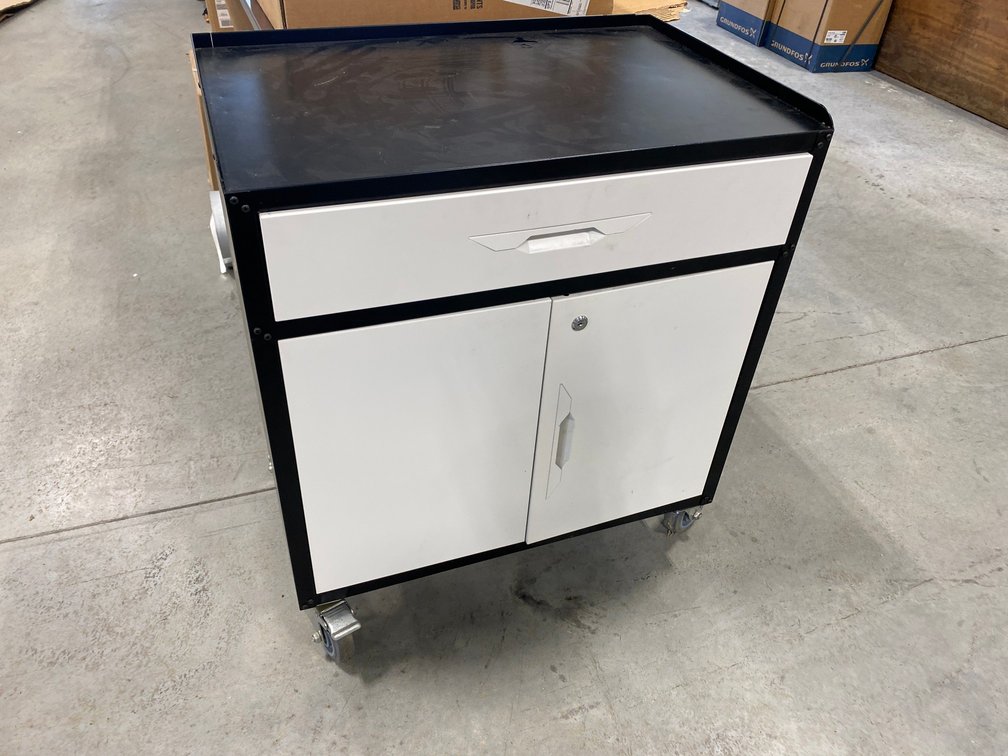 Small tool cart-32" x 28" x 18"