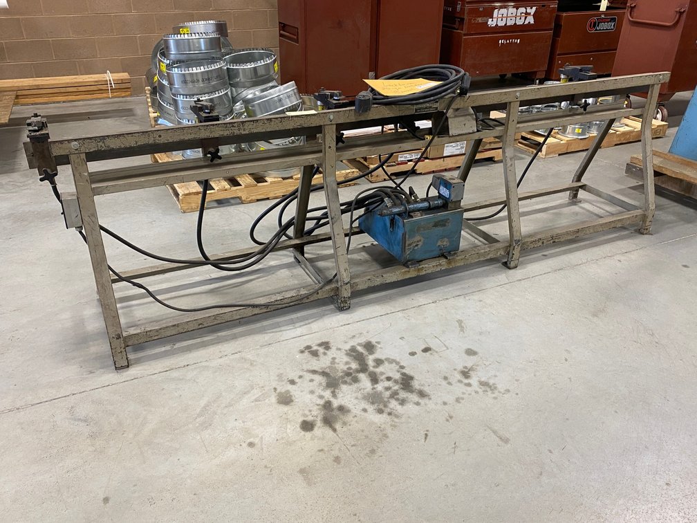Lock former 10' notcher-20 gauge