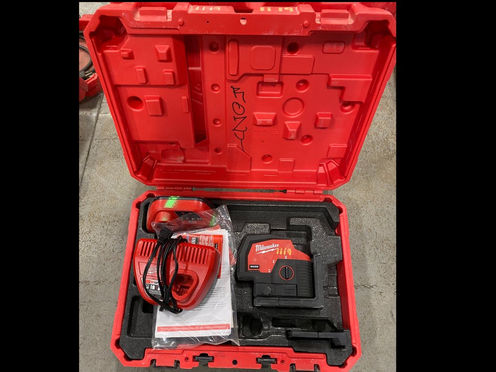 Milwaukee cross line and plumb point laser with battery charger
