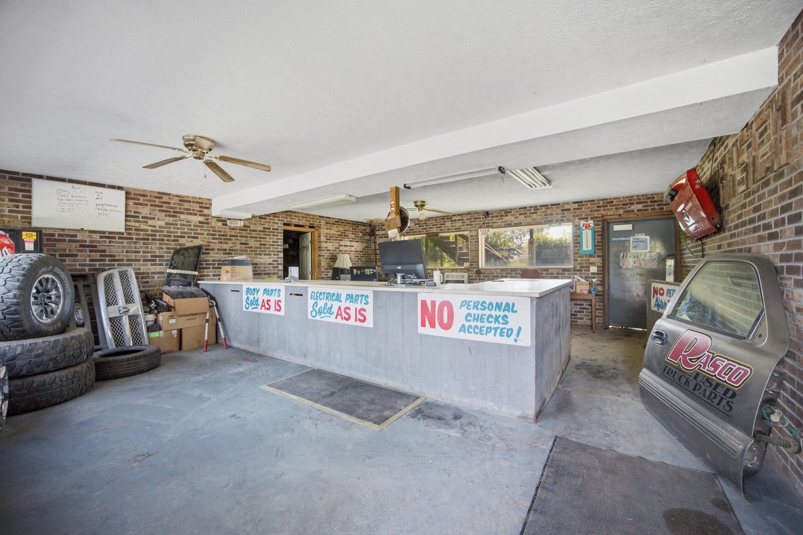 Image for 10+ Acre Commercial Property with Salvage License in Bridgeport