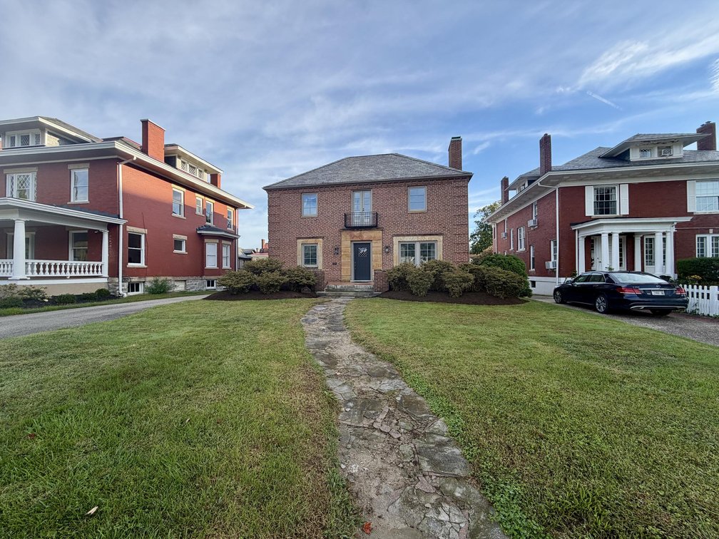 Image for Premier Landmark in the Capitol District on Kanawha Blvd