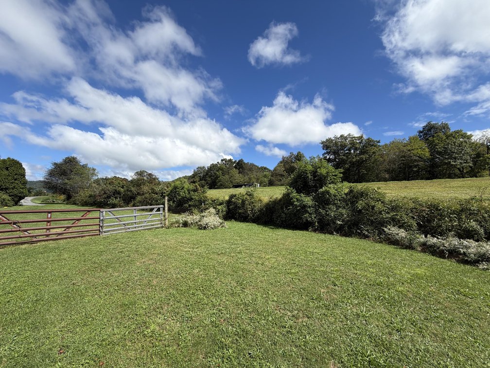 Image for 7 Prime Acres for Development Along US-19 in Summersville