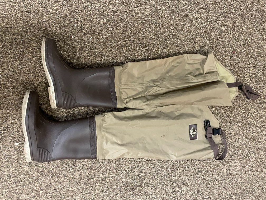 Waders with carry bag-size 7 Regular