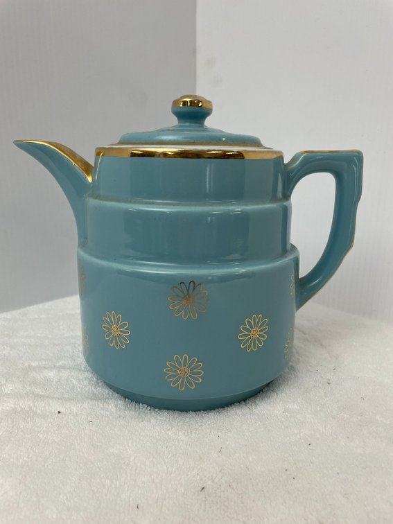 Blue Hall pottery teapot-gold trim, daisy pattern