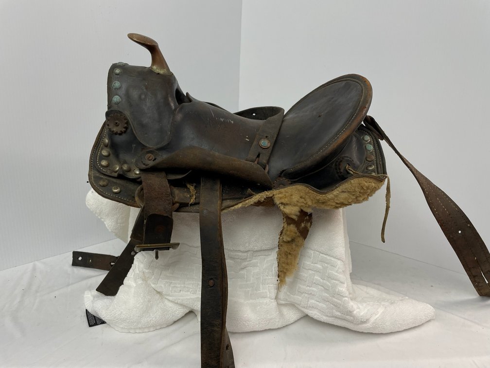 Leather pony saddle