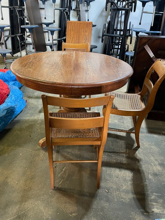 Heavy pedestal round table with 3 chairs