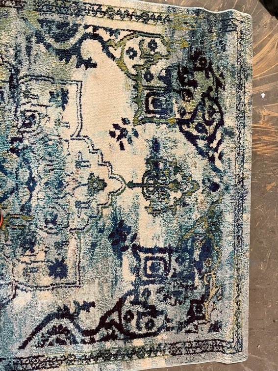 5' x 8' Decorative rug