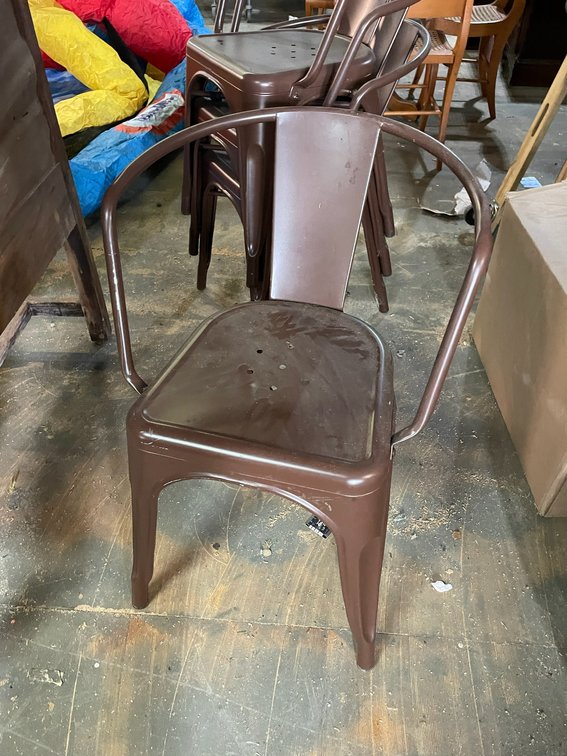 4 Metal stacking chairs