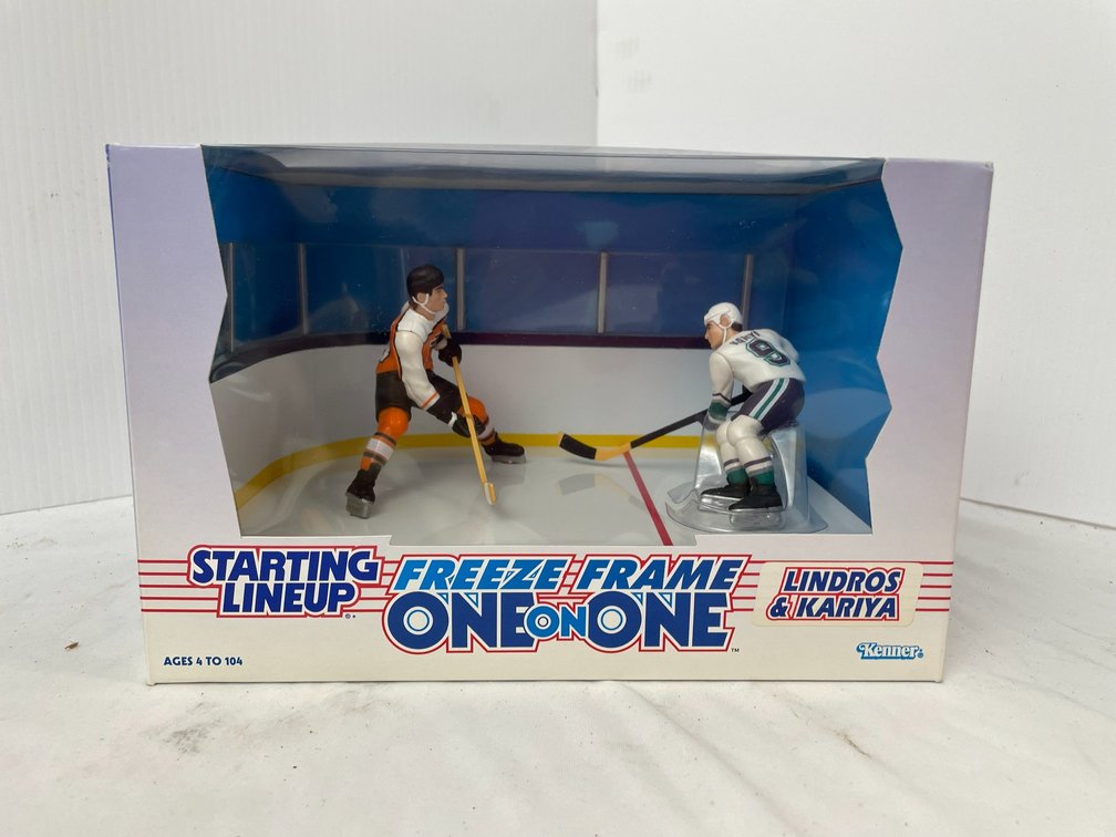 Freeze Frame One on One Lindros vs. Kariya