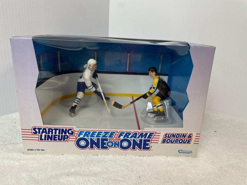 Starting Lineup Freeze Frame One on One-Sundin, Bourkque