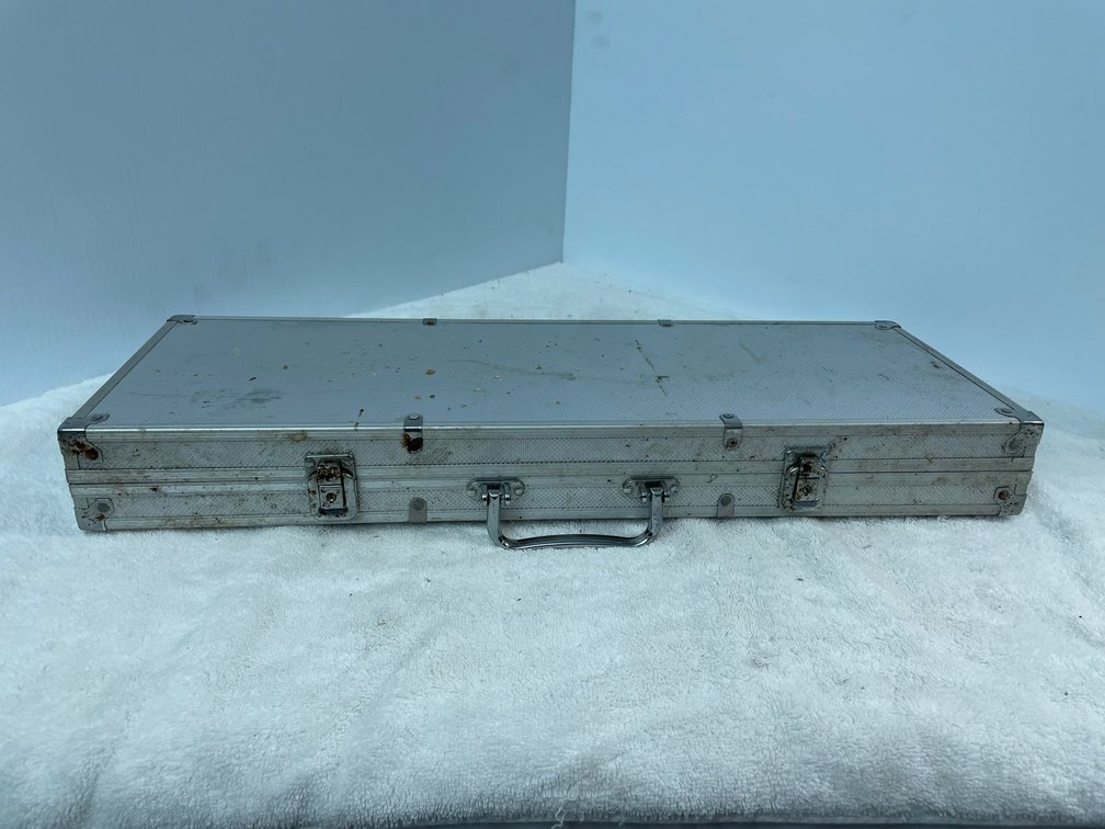 Case with clay poker chips