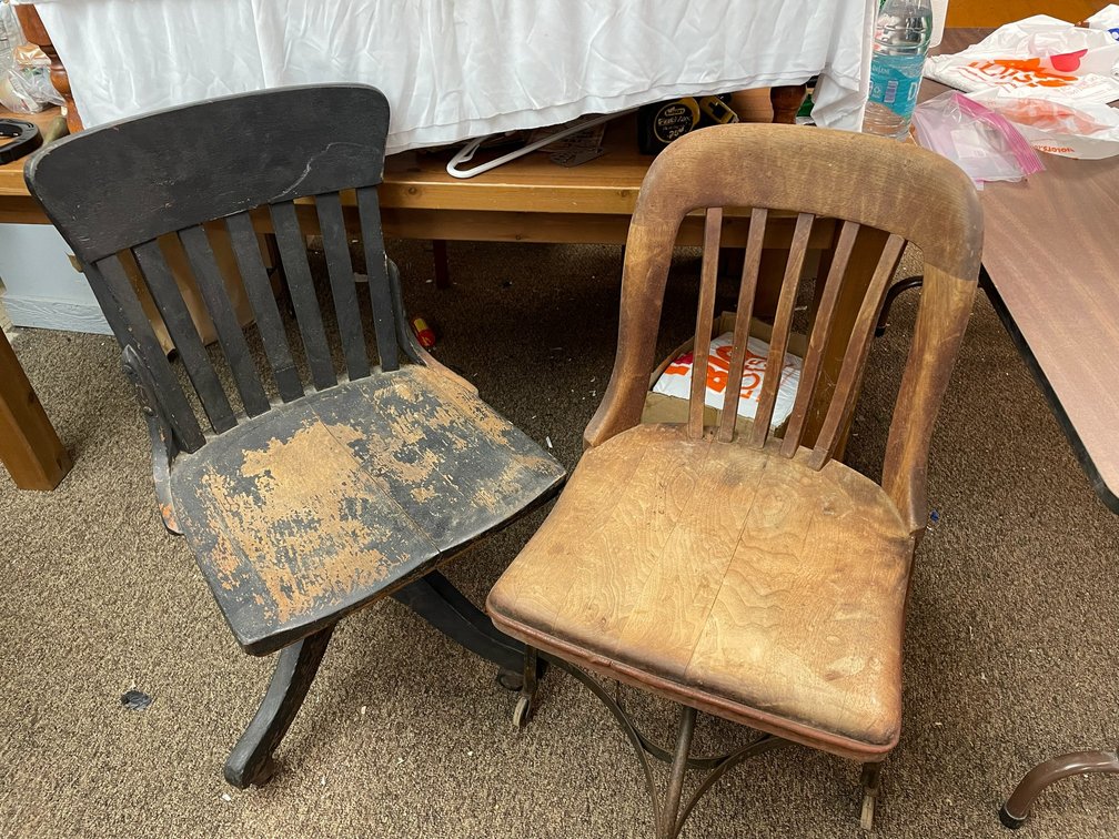 2 Rolling office chairs