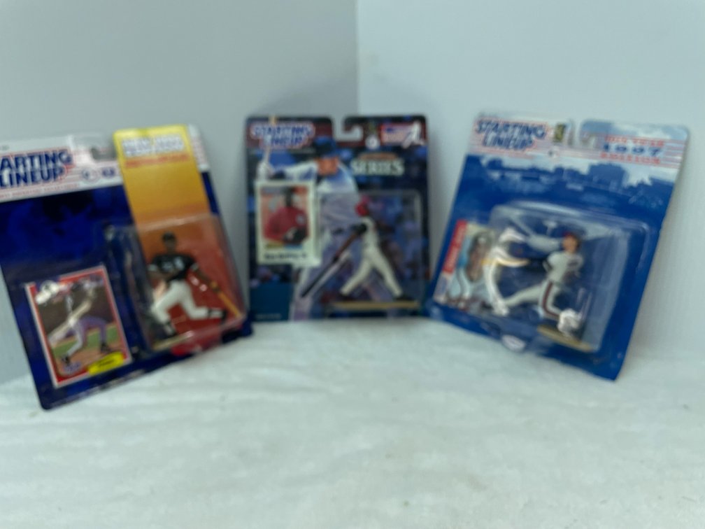 Starting Lineup Baseball Figures \uFFFd Chipper Jones, Ken Griffey Jr. & Frank Thomas