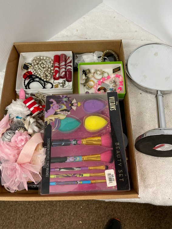 Selection of ladie's items