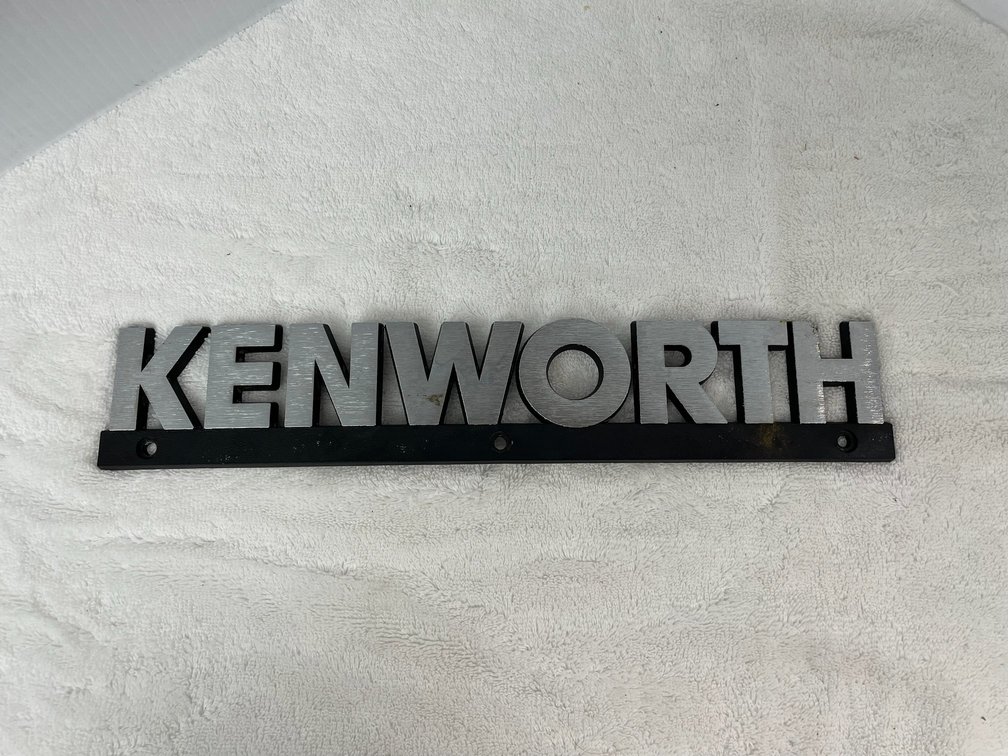 Kenworth logo metal plate