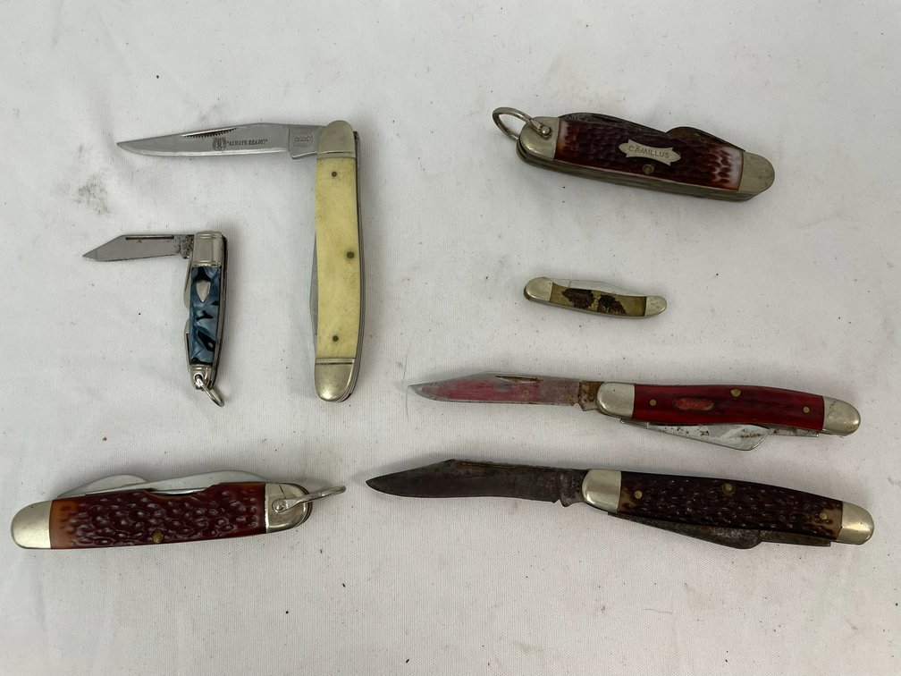Pocket knives-1 is a Case knife