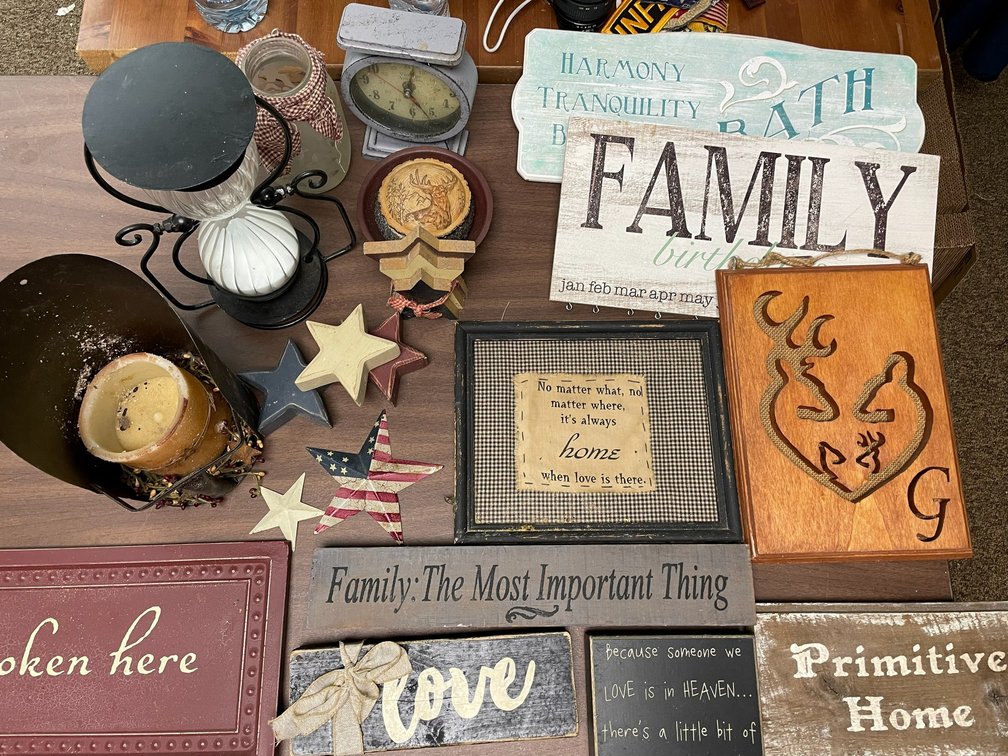 Primitive & Country Home Decor Assortment