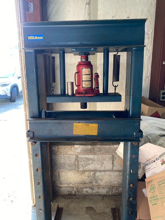 Super trail Boss Hydraulic Press with a 20 Ton Bottle Jack