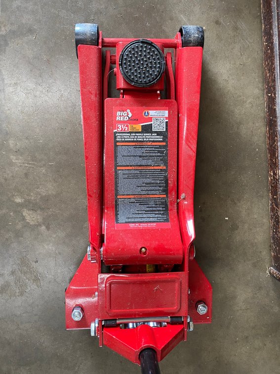 Torin Big Red jack 3 1/2 Ton Hydraulic Floor Jack