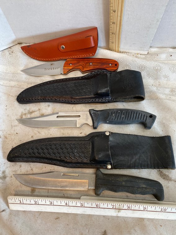 3-Hunting Knives,