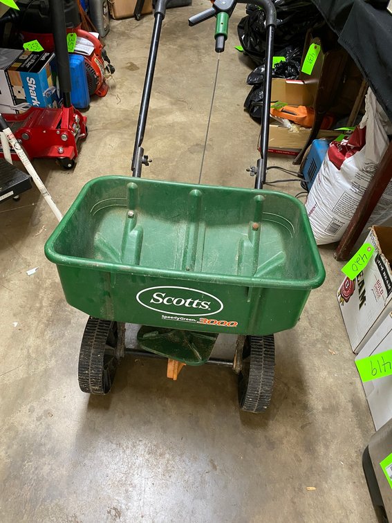 Scotts Speedy Green Model 3000 Walk Behind Spinner Spreader