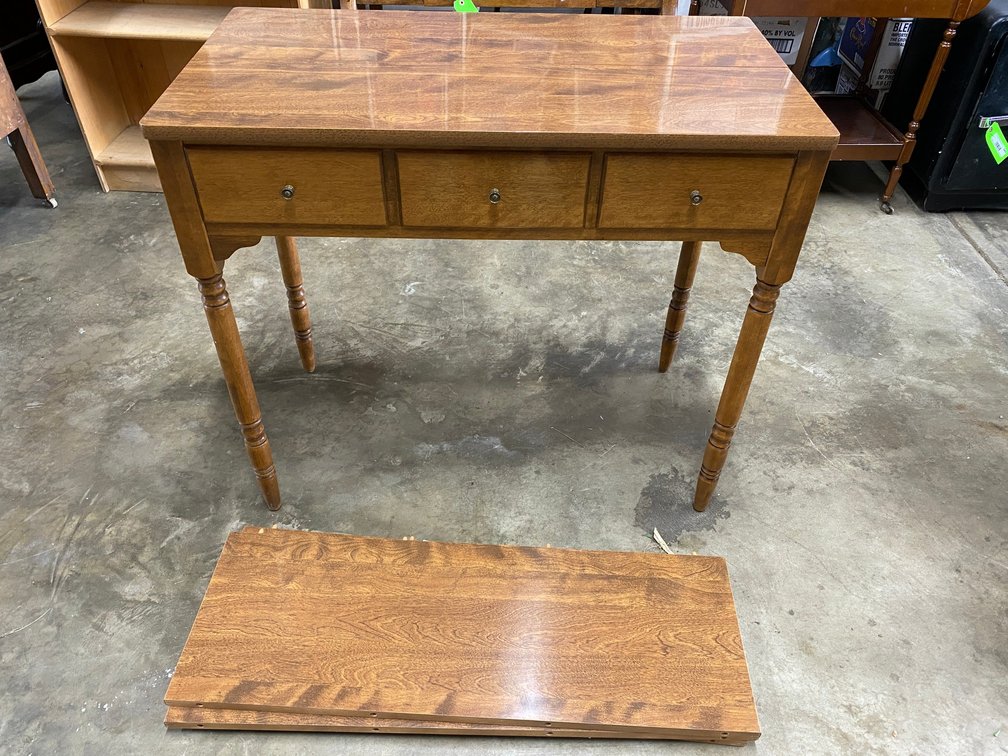 Small Table with leaves
