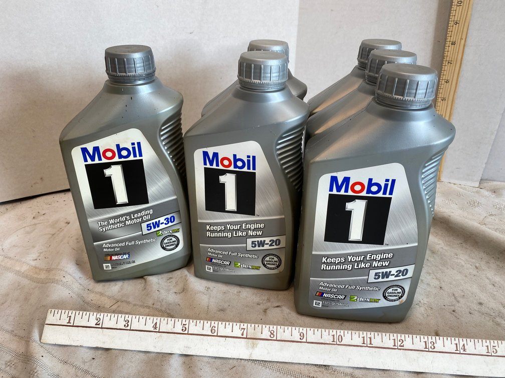 Mobil Motor Oil, 5 Quarts of 5W-20, 1-Quart of 5W-30