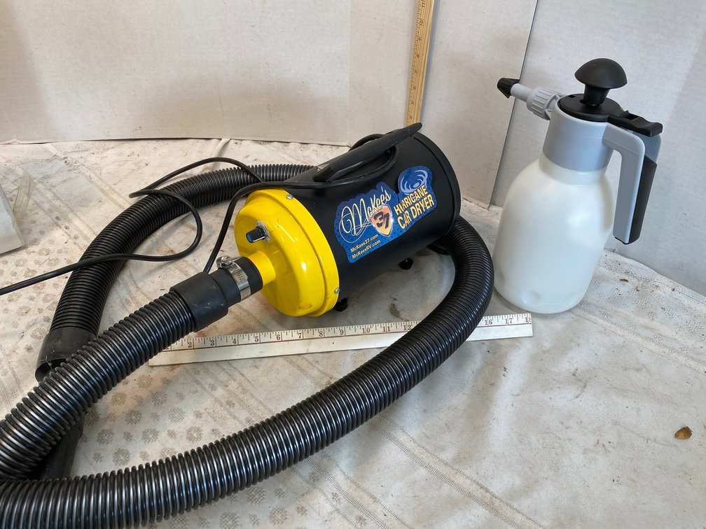 Mckee's Hurricane Car Dryer, 48 oz Junior Pump Sprayer