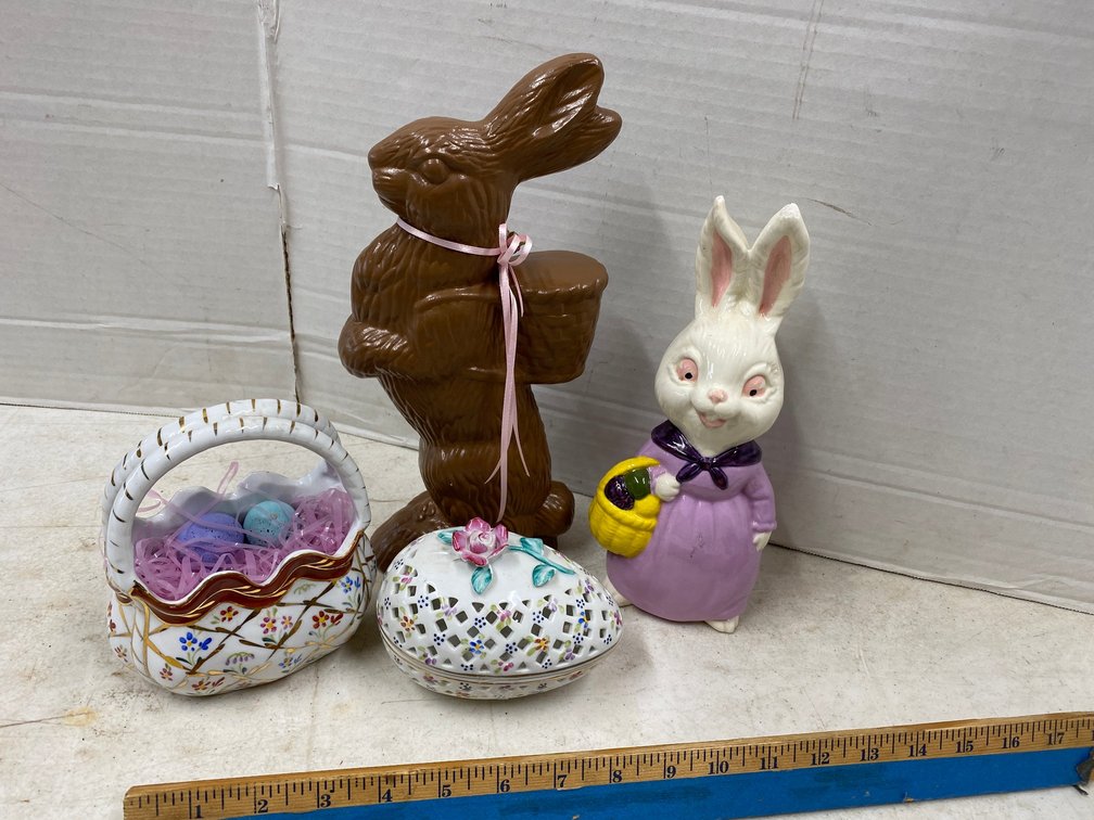Ceramic Easter Decorations, Small Basket