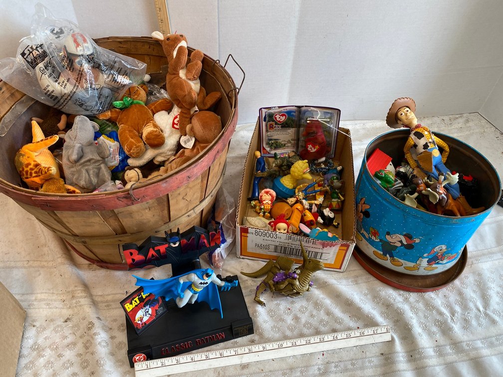 Bushel Basket of Beanie Babies, Batman DC Comic Collectable, Woody, Teenage mutant Ninja Turtles